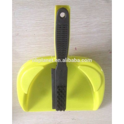 PLASTIC DUSTPAN WITH RUBBER PET BRUSH SET